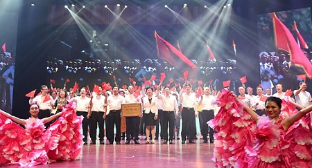 lol投注平台竞技宝手机端隆重举行庆祝新中国成立70周年歌咏比赛 lol投注平台竞技宝手机端隆重举行庆祝新中国成立70周年歌咏比赛