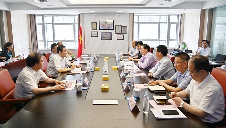 省委常委、省委统战部部长杨岳来乐天堂手机版客户端集团调研指导 省委常委、省委统战部部长杨岳来乐天堂手机版客户端集团调研指导