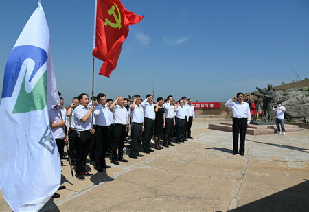 苏盐集团开展“传承红色基因 学习守岛精神”主题党日活动 苏盐集团开展“传承红色基因 学习守岛精神”主题党日活动